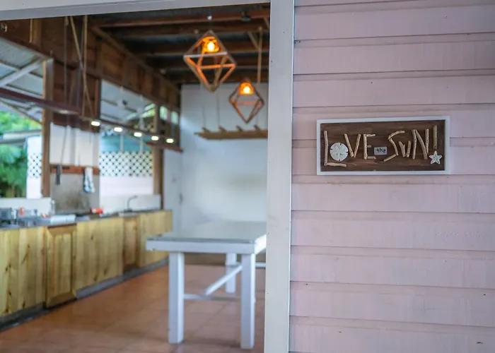 La Caribena Beach House- Bocas Del Toro, Isla Colon, Panama